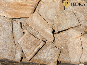 Kamenná dlažba / obklad 20-50 cm Yellow dark, šlapáky do betonu