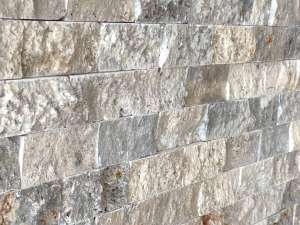 Obkladový kámen, přírodní travertin šedý 5x10x2 cm